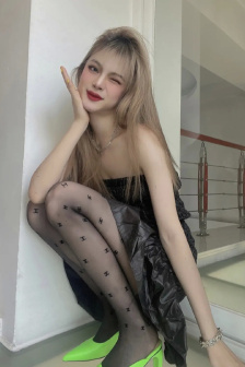 把极品白丝校花啪到腿软
